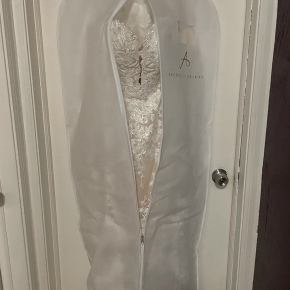 Martina Liana Wedding Dress Style 1103 - Brand New - Never Worn - Picture 11 of 15